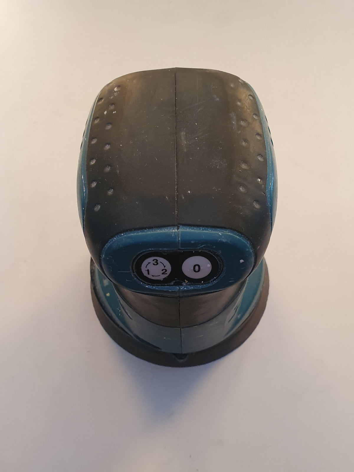 Makita Akkuepäkeskohiomakone