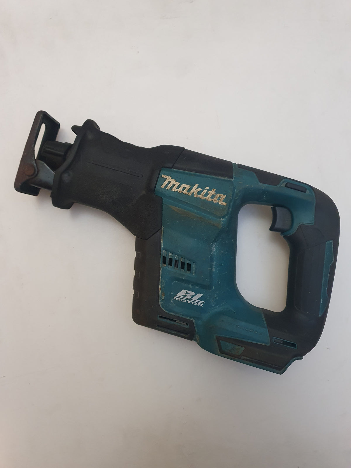 Makita Puukkosaha DJR188