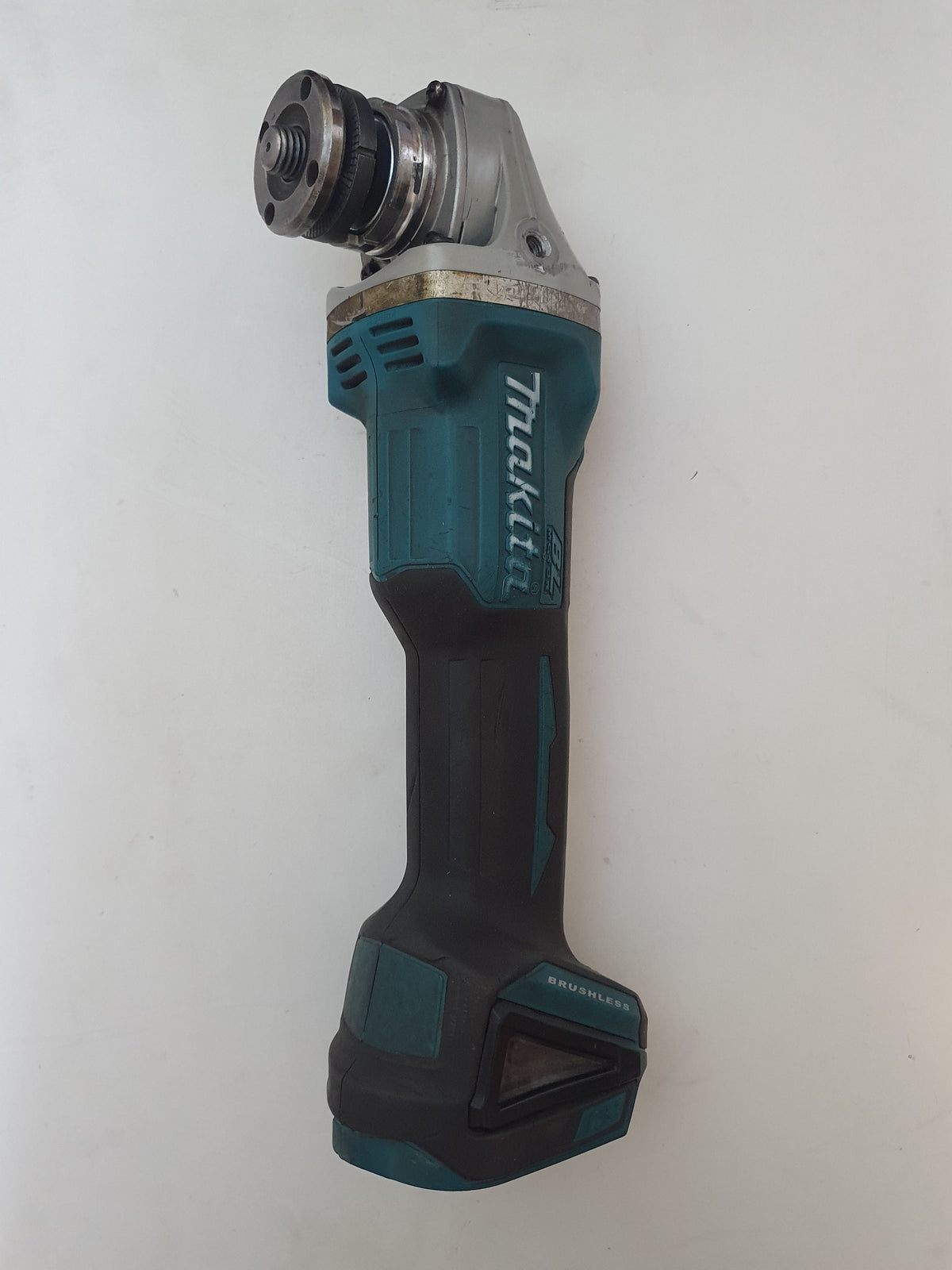 Makita Kulmahiomakone DGA504